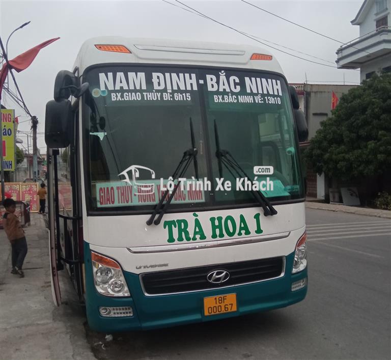 Xe khách Trà Hoa tuyến bến xe Giao Thủy - bến xe Bắc Ninh